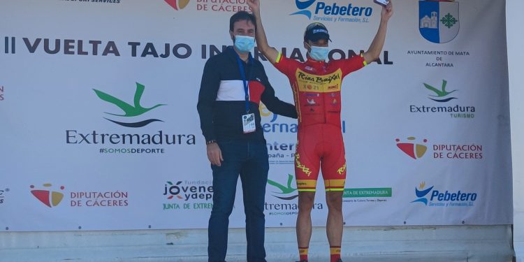 Prades pone el broche de oro a la mejor temporada del Vigo-Rías Baixas