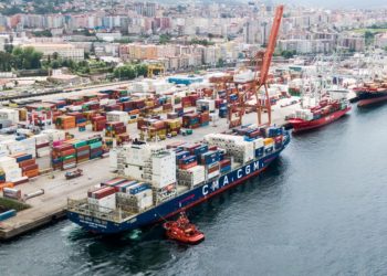 El tráfico del Puerto de Vigo cae un 10% en septiembre por la crisis de los chips