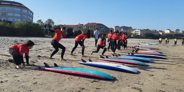 Nigrán incorpora o surf a súa oferta deportiva municipal