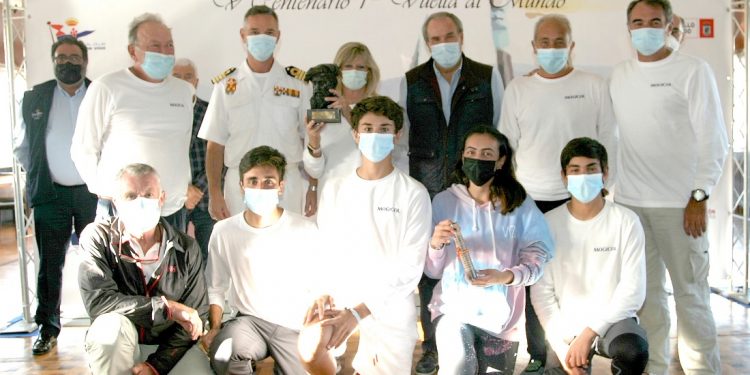 Regata Guardiamarina para «Magical» y busto de Elcano al mejor patrón para Julio Rodríguez