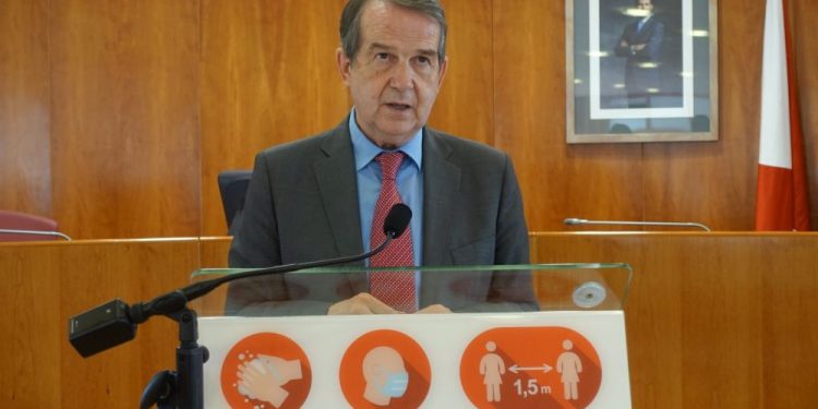 Caballero, «encantado» con unos Presupuestos Generales que para el PP de Vigo son una «tomadura de pelo»