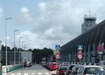 Detenido en el aeropuerto de Vigo por hacer un ‘simpa’ a un taxista que lo trajo desde Pontevedra