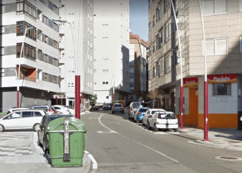 Localizan en Vigo a una conductora ebria que huyó tras chocar contra un coche aparcado