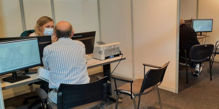 La consulta del nuevo PXOM de Vigo empieza con interés pero sin colas