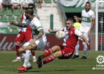 El Celta repite errores y se estampa ante el Elche