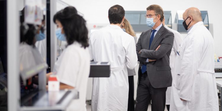 Microbiología del Cunqueiro ya detecta convivencia del coronavirus con otros virus