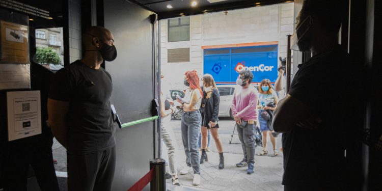El TSXG autoriza a la Xunta exigir el ‘certificado covid’ en el ocio nocturno durante tres semanas
