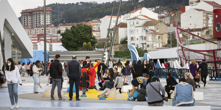 Vialia Vigo cumple su primer mes de vida con lleno… y estreno dominical