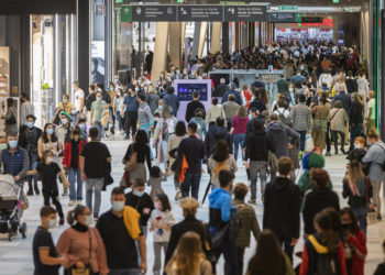 Vialia Vigo cumple su primer mes de vida con lleno… y estreno dominical