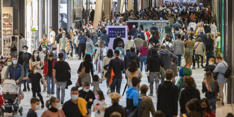 Vialia Vigo cumple su primer mes de vida con lleno… y estreno dominical