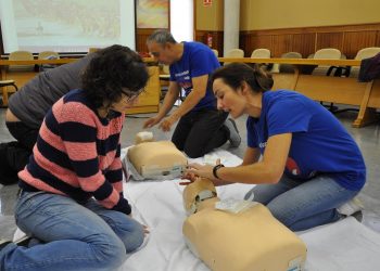 Tus manos salvan vidas: lecciones gratuitas en el centro de Vigo para saber hacer una RCP