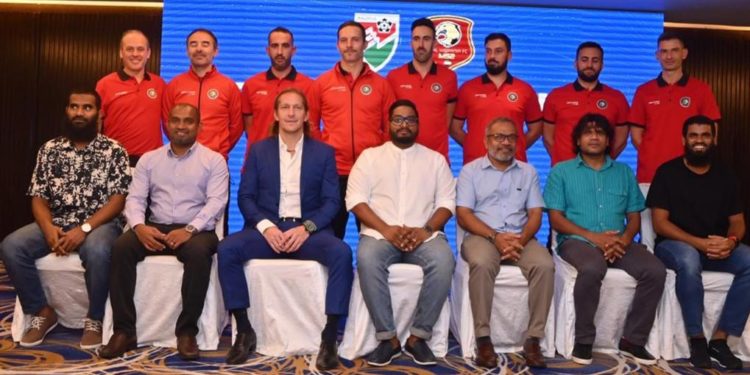 Talento galego para o fútbol base das Maldivas