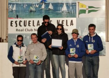 Los vigueses Tone Pérez y Laura Llópiz conquistan su primer Campeonato de España de Vaurien