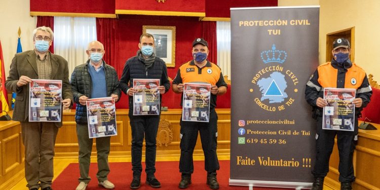 Un kilo de comida vale la entrada de un concierto solidario en Tui