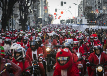 Vigo recupera otro de sus clásicos de Navidad: vuelve la Papanoelada Motera