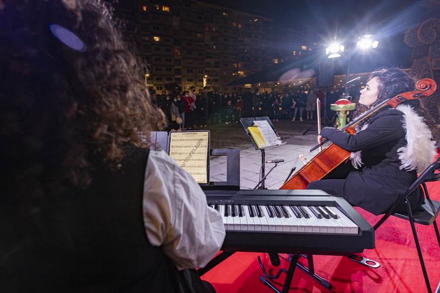 Ya es Navidad también en Vialia Vigo: así fue el encendido Cuenta atrás, atracciones, espectáculo musical, baile y también discursos. No faltó de nada para poner en marcha el alumbrado del complejo