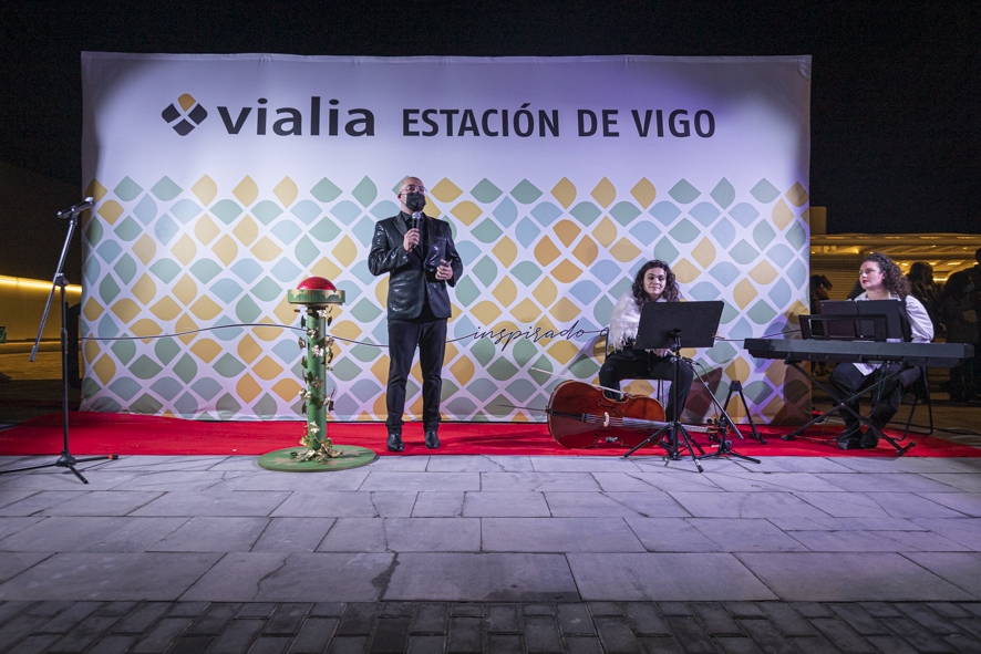 Ya es Navidad también en Vialia Vigo: así fue el encendido Cuenta atrás, atracciones, espectáculo musical, baile y también discursos. No faltó de nada para poner en marcha el alumbrado del complejo