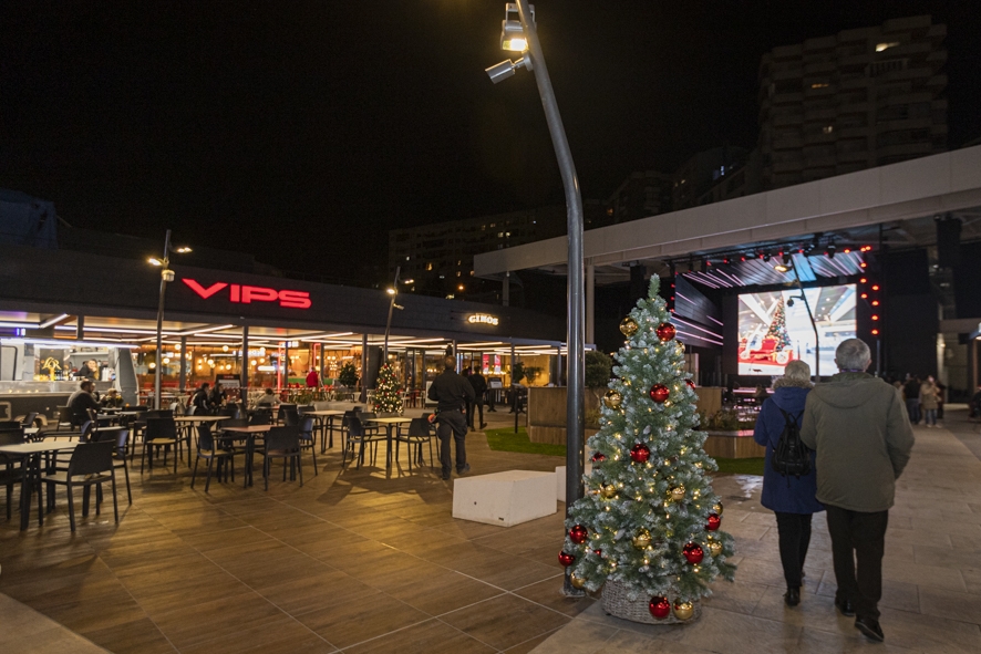 Ya es Navidad también en Vialia Vigo: así fue el encendido Cuenta atrás, atracciones, espectáculo musical, baile y también discursos. No faltó de nada para poner en marcha el alumbrado del complejo