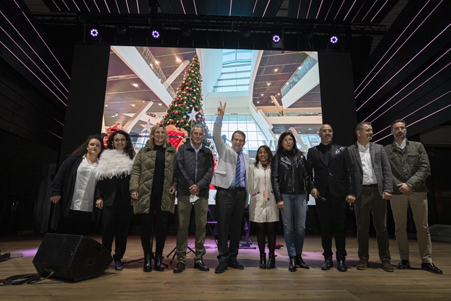 Ya es Navidad también en Vialia Vigo: así fue el encendido Cuenta atrás, atracciones, espectáculo musical, baile y también discursos. No faltó de nada para poner en marcha el alumbrado del complejo