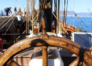 El barco con más artes y oficios amarra en Vigo