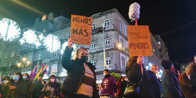 Vigo grita contra la violencia machista y alerta del calado del discurso fascista entre los más jóvenes