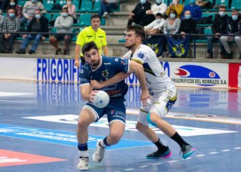 El Puente Genil asalta el fortín de O Gatañal