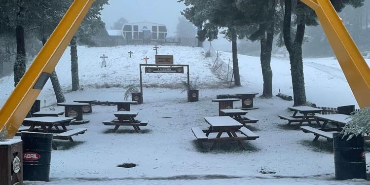 Primera nevada en Galicia, fecha de apertura de Manzaneda y más frío a la vista en Vigo