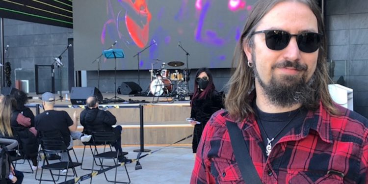 Lleno en Vialia Vigo al ritmo de Fran Almodóvar