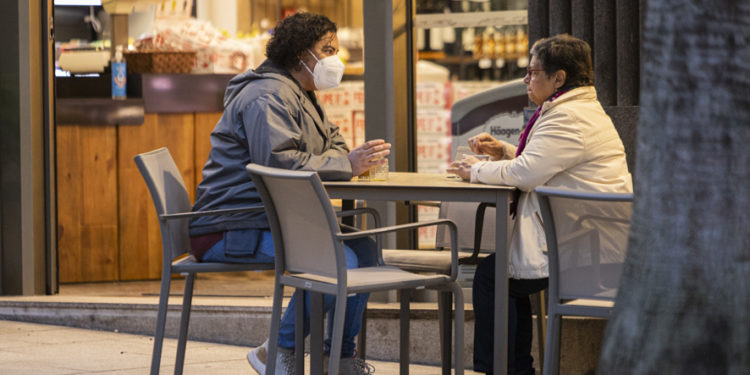 El área sanitaria de Vigo supera los cien positivos diarios tras completarse más de 1.000 PCR