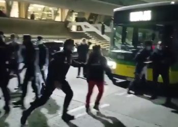 Tensión no inicio da folga en Vitrasa