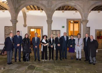 A viguesa Isabel Medina, profesora do Instituto de Investigacións Mariñas, ingresa na RACG