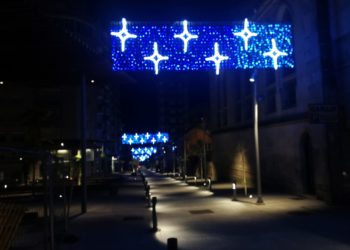 Pruebas de luz en el centro de Vigo para el encendido de la iluminación de Navidad