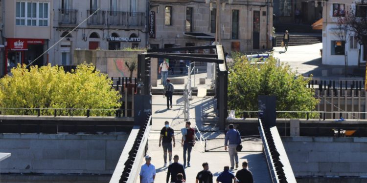 El emblemático Mercado de A Pedra de Vigo renace como «outlet» con una gran fiesta