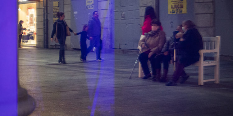 Vigo vacía la UCI, sube cinco puntos la incidencia y anota la cifra más alta de positivos desde el verano