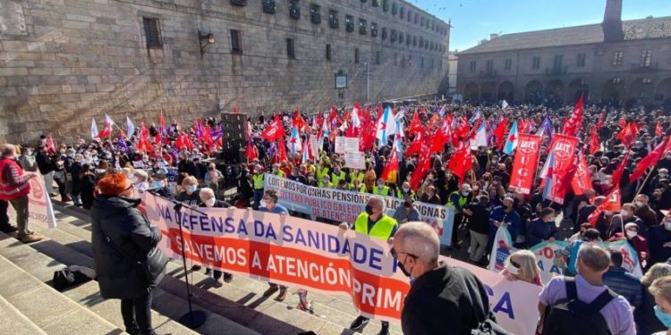 Miles de personas reclaman un refuerzo de la atención primaria en Galicia