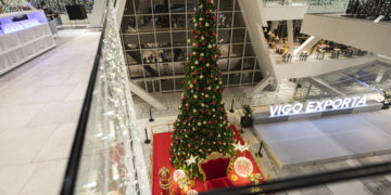 Ya es Navidad también en Vialia Vigo: así fue el encendido Cuenta atrás, atracciones, espectáculo musical, baile y también discursos. No faltó de nada para poner en marcha el alumbrado del complejo