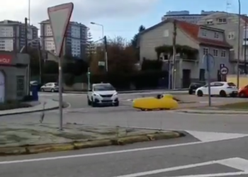 Los autos locos en Vigo: captan a un ciclo sin motor circulando por la ciudad