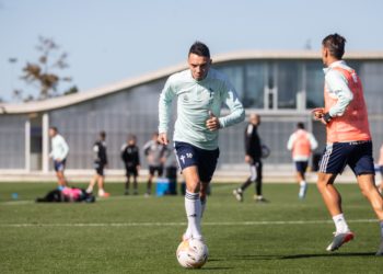 Coudet pide una “caricia” para Iago Aspas en el minuto 10
