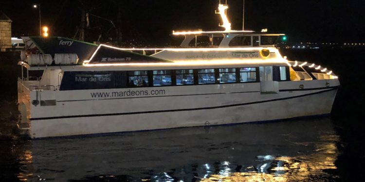 Refuerzo en el transporte de ría entre Vigo y Cangas por el encendido de Navidad