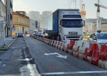 Los atascos no cesan en Beiramar: solo un carril disponible hacia el centro de Vigo