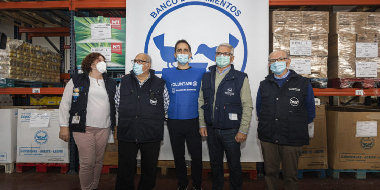 ‘Berlín’ ya tiene nuevo plan: apadrinar al Banco de Alimentos de Vigo