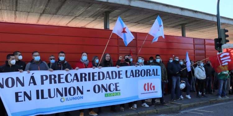 O persoal de Ilunion traslada a Stellantis as protestas contra a “explotación laboral”