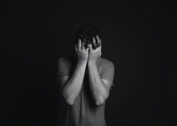 Las grietas de la salud mental en la Sanidad Pública: “El desamparo que se siente es doble”