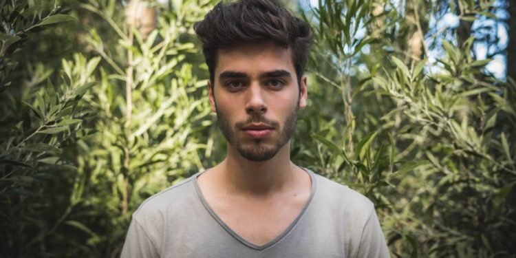 El corto ‘Elas’, ópera prima de 3.500€ del vigués Aaron Siebert, éxito con largo recorrido