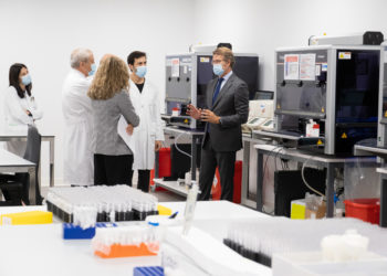 Galicia confirma sus dos primeros casos de variante ómicron, ambos en el área sanitaria de Vigo