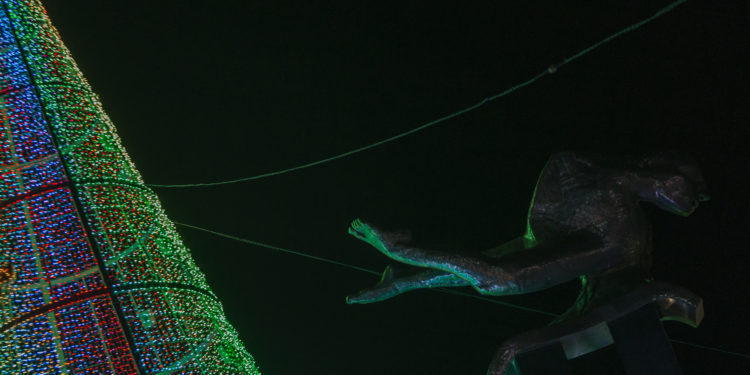 Buscan a familias de Vigo que quieran sentar a su mesa a personas solas por Navidad