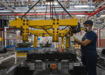 Un operario de Stellantis Vigo