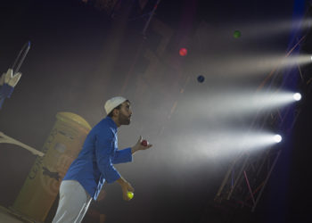 El Circo de Navidad de Vigo realizó este jueves su ensayo general para afinar su puesta a punto de cara a la función inaugural del próximo sábado (18:30 horas). VIGOÉ pudo asistir a las pruebas realizadas por los artista. Este viernes y el sábado por la mañana repetirán los ensayos. Ya no hay entradas disponibles para la inauguración tras agotarse las más de 550 butacas.