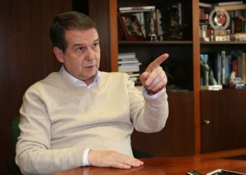 Un instituto de Francia, viral tras desafiar a Abel Caballero para conseguir un favor