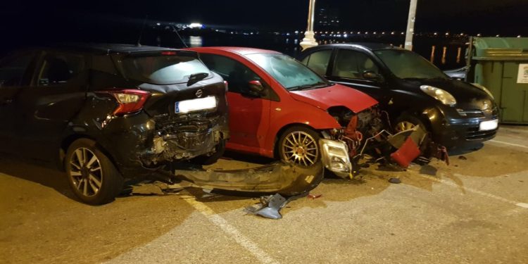 Da positivo tras chocar con tres coches en Canido y está a punto de arrollar a varios peatones